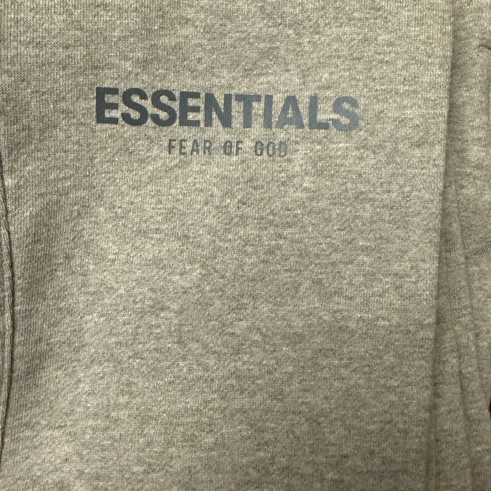 Essential Sweatpants - Picture 3 of 5